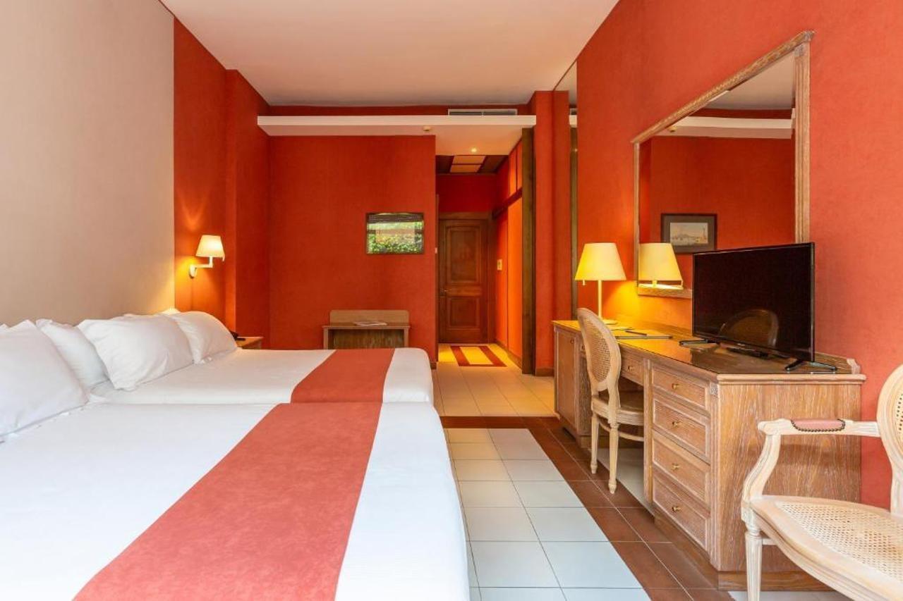 คัลเจอร์ โฮเทล วิลลา กาโปดิมอนเต Hotel เนเปิลส์ ภายนอก รูปภาพ
