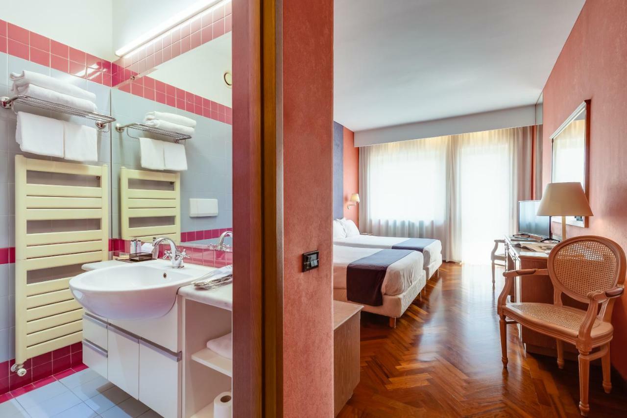 คัลเจอร์ โฮเทล วิลลา กาโปดิมอนเต Hotel เนเปิลส์ ภายนอก รูปภาพ
