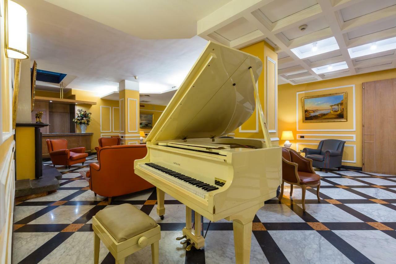 คัลเจอร์ โฮเทล วิลลา กาโปดิมอนเต Hotel เนเปิลส์ ภายนอก รูปภาพ